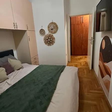 Shewolf Apartment *